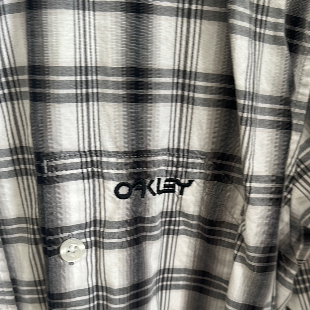 Oakley Black and White Casual Button Down Shirt - Picture 2 of 5